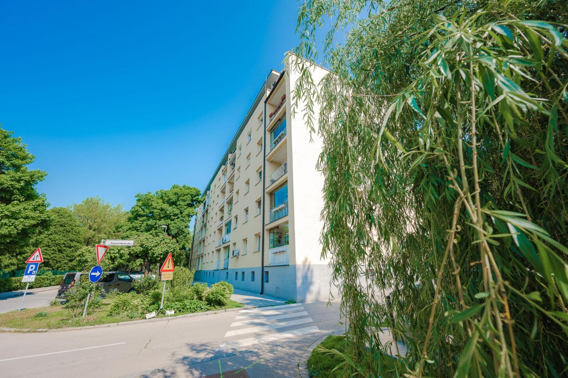 Apartment 396 Ljubljana Buitenkant foto