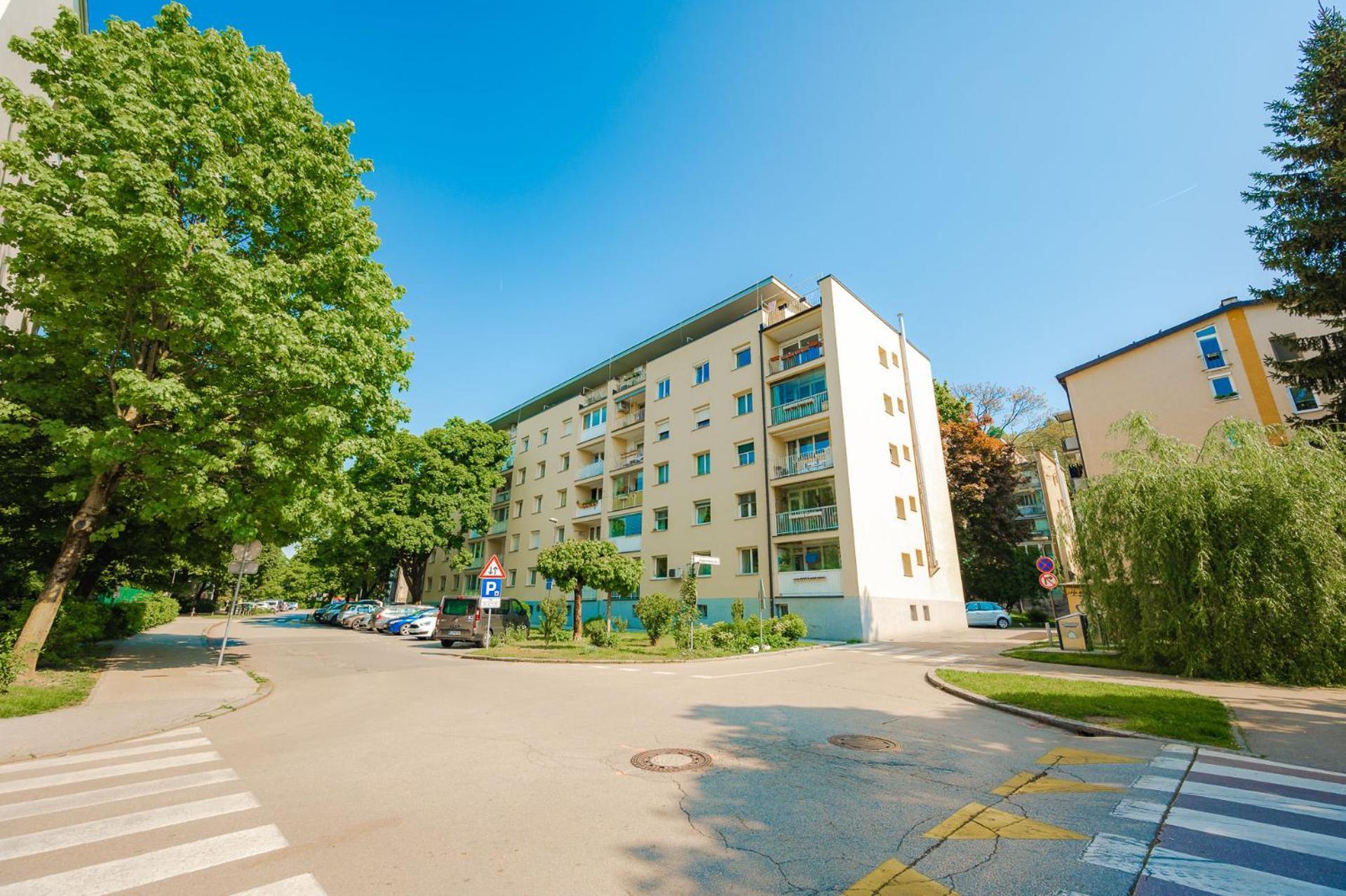 Apartment 396 Ljubljana Buitenkant foto
